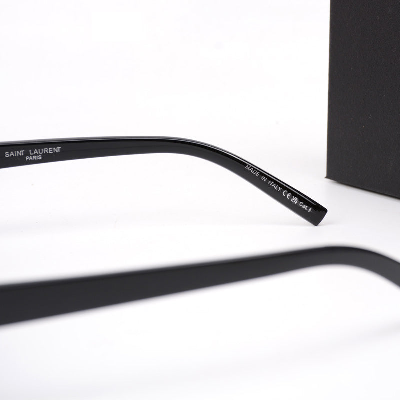 Lunettes de Soleil YSL Oval